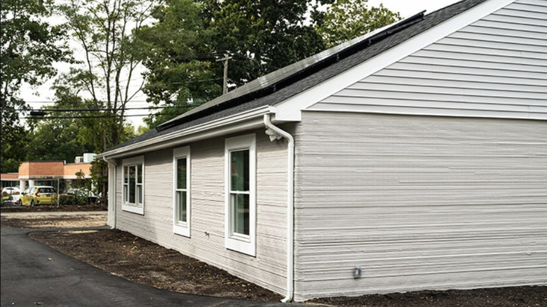 Первый дом, напечатанный на 3D-принтере и имеющий свидетельство о заселении.