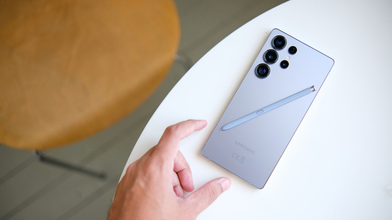 Galaxy S25 Ultra со стилусом