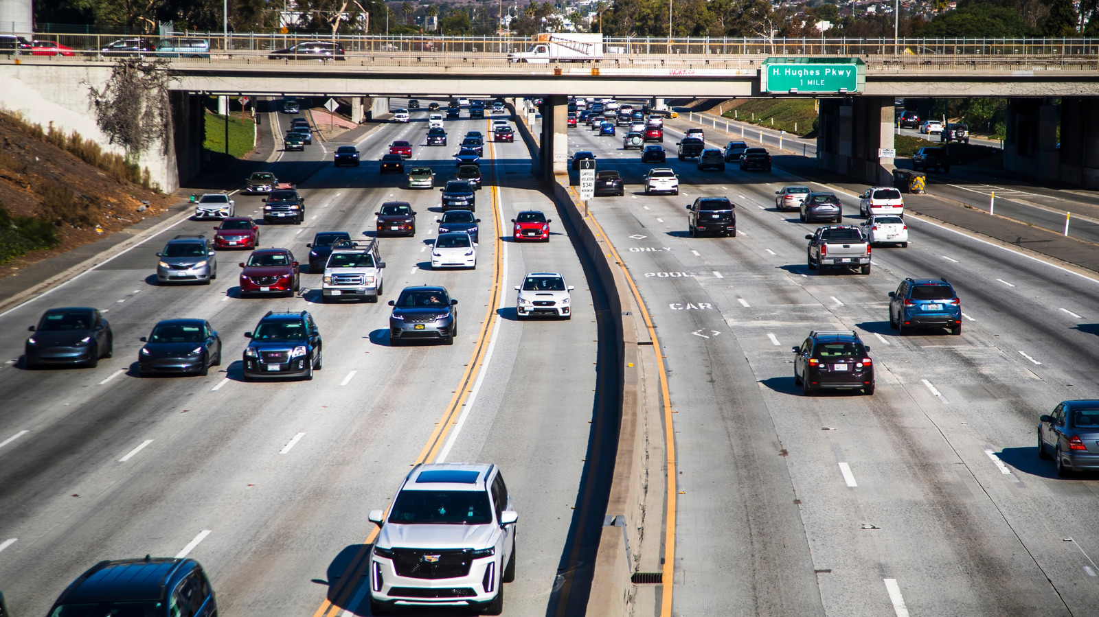 Почему каждый водитель должен держать этот портативный электроинструмент в своей машине