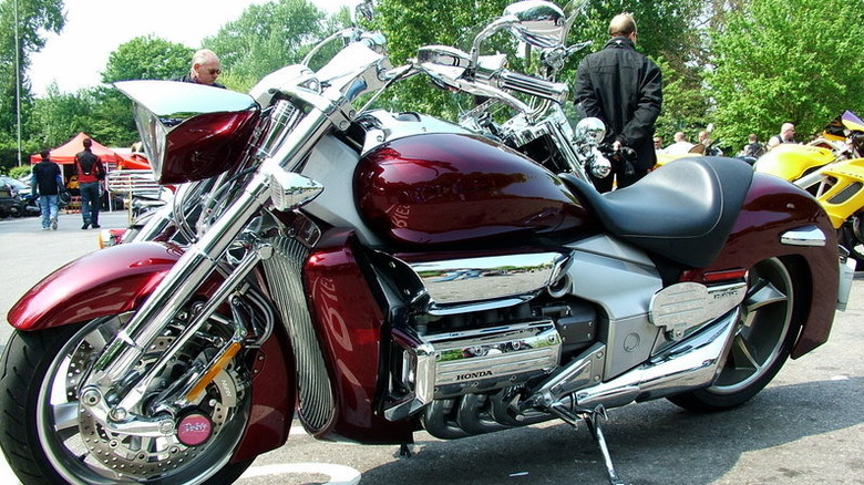 Honda Valkyrie Rune во время мотошоу