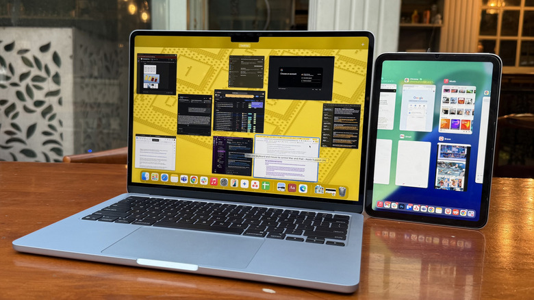 MacBook Air с iPad mini.