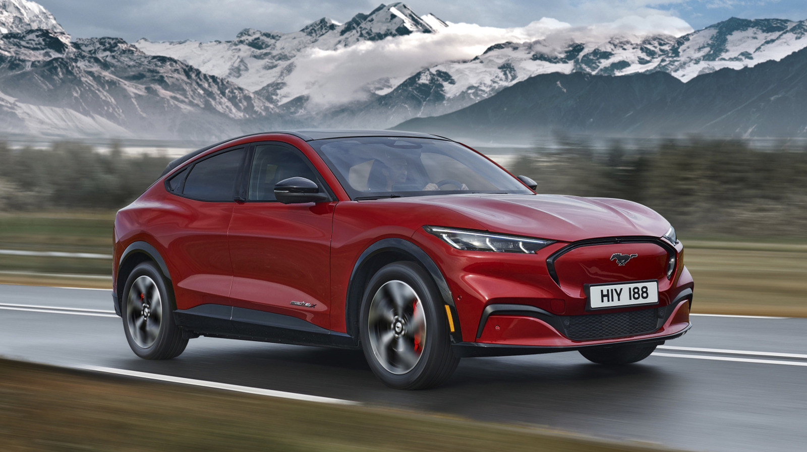 Ford неожиданно взимает с водителей дополнительную плату за фирменную функцию Mach-E