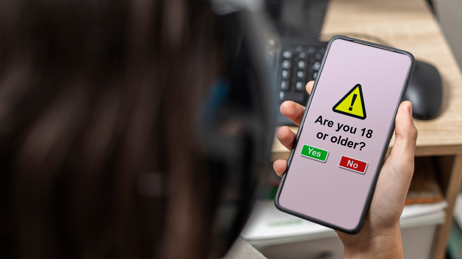 Новый закон Калифорнии требует проверки возраста для всех компьютеров — Windows, MacOS и других