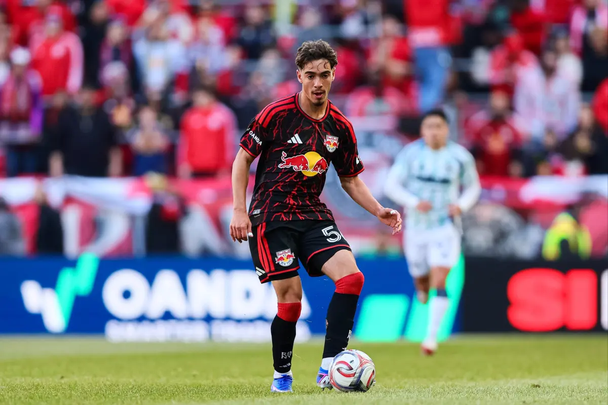 Внутри «особых» автомобильных поездок, которые способствовали подъему Мэтью Дос Сантоса в Red Bulls