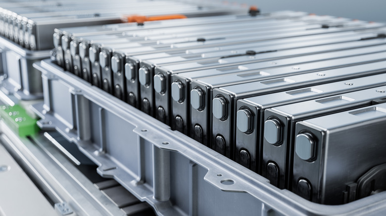 Высоковольтная аккумуляторная батарея для электромобиля/гибридного автомобиля