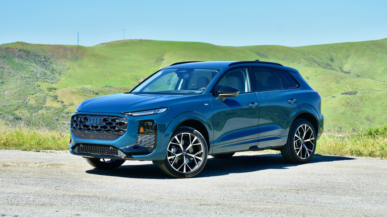 Audi Q3 2026 года, вид спереди.