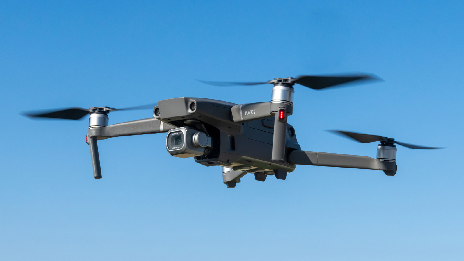 Дрон совхоза оставил домовладельцу счет на 20 тысяч долларов после неожиданного осмотра крыши