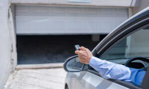 Средний срок службы устройства открывания гаражных ворот зависит от одной вещи