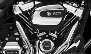 Почему двигатель Harley-Davidson Milwaukee-Eight имеет четыре свечи зажигания?