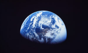 Целый океан может быть заключен в скале на высоте 400 миль под вашими ногами