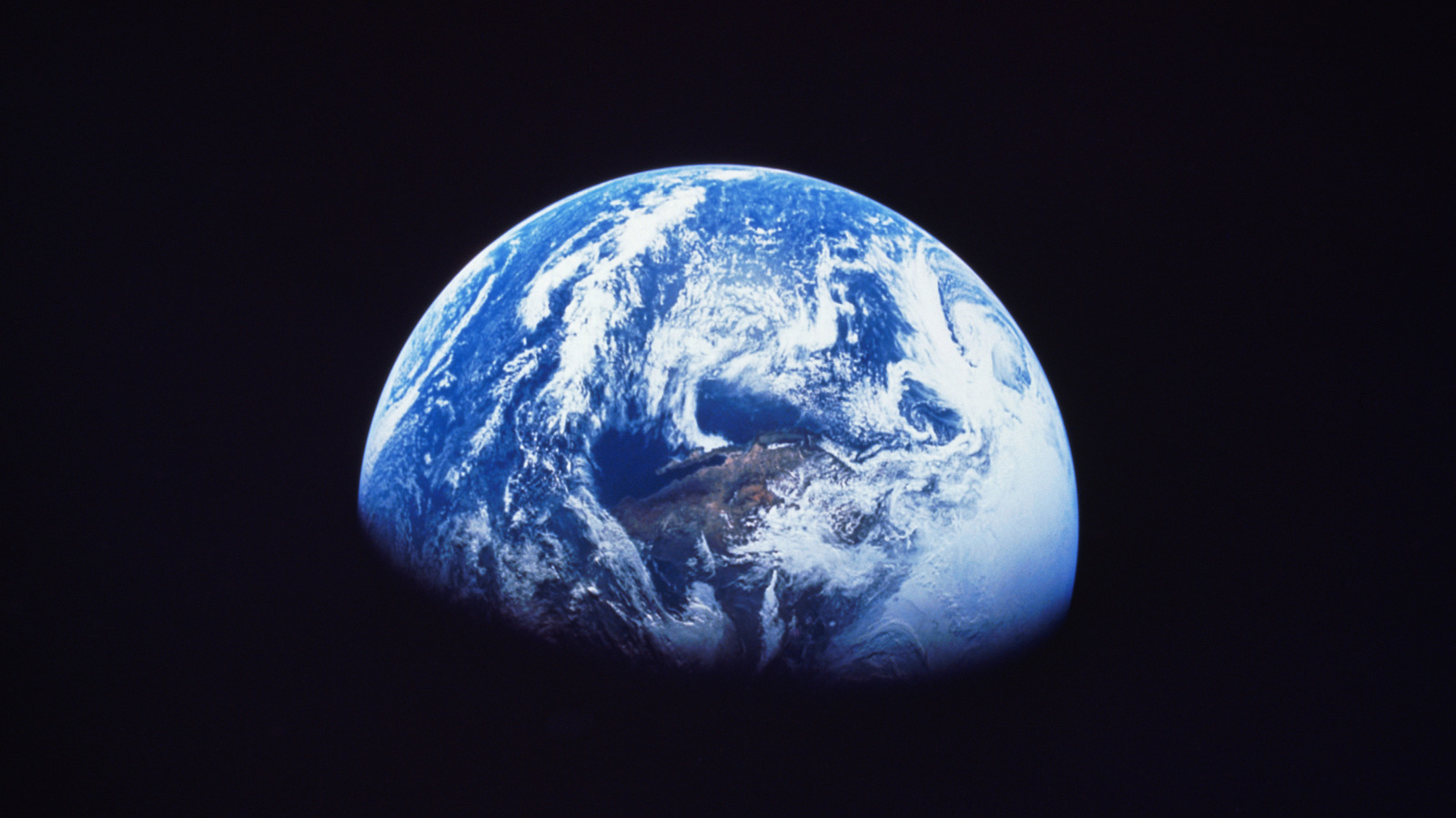 Целый океан может быть заключен в скале на высоте 400 миль под вашими ногами