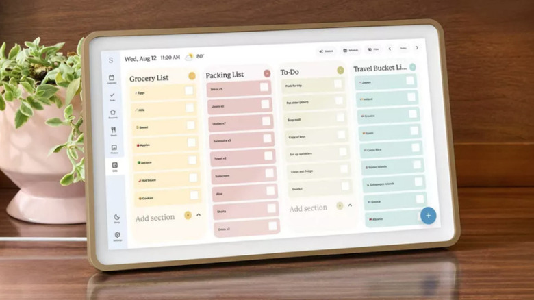 Календарь Skylight 2 на столе