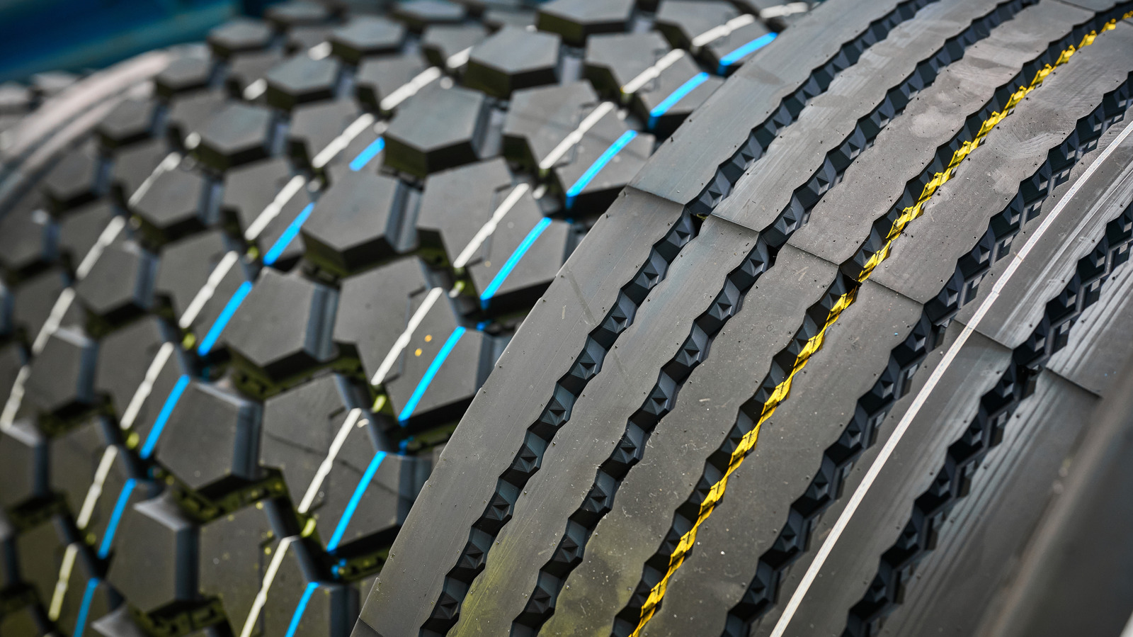 Вездеходные, грязевые и прочные шины: в чем разница?