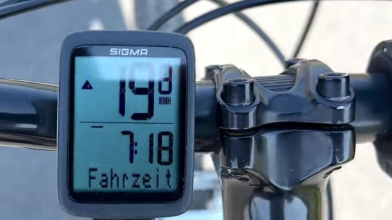Sigma BC 10.0 WR, установленная на велосипеде.