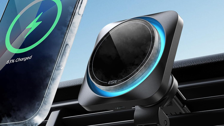 Автомобильное крепление MagSafe ESR 15 Вт, установленное на вентиляционном отверстии переменного тока