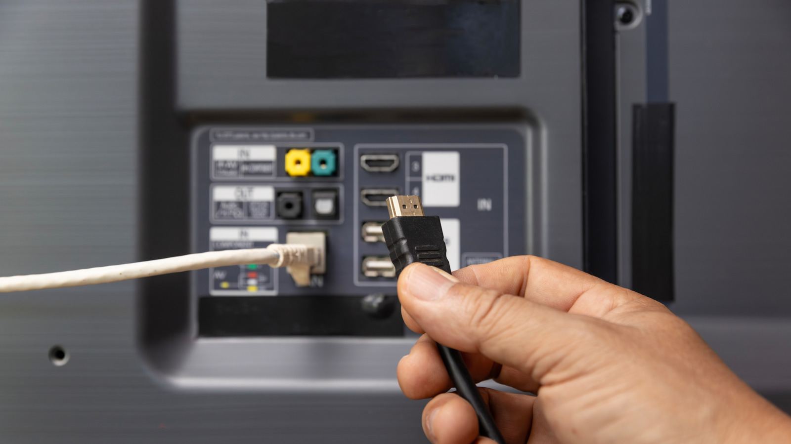 5 гаджетов, которые можно подключить к порту HDMI 2.0 вашего телевизора