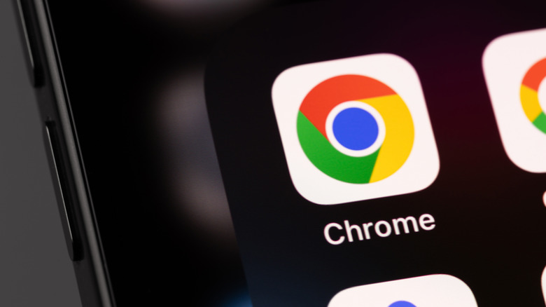 Мобильное приложение со значками браузера Google Chrome на главном экране iPhone