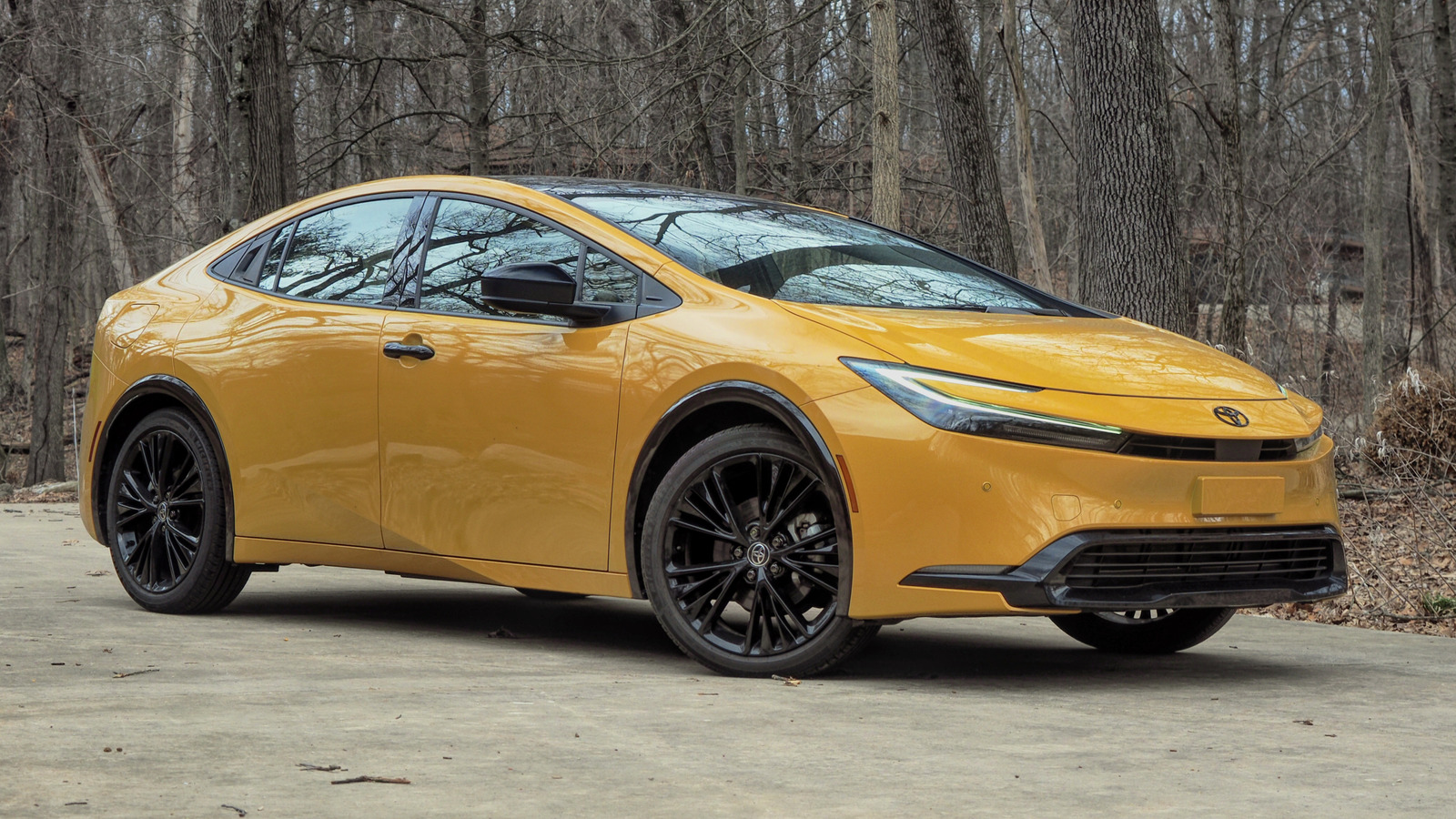 Сейчас гибрид кажется отличной идеей, но стоит ли Prius PHEV того?