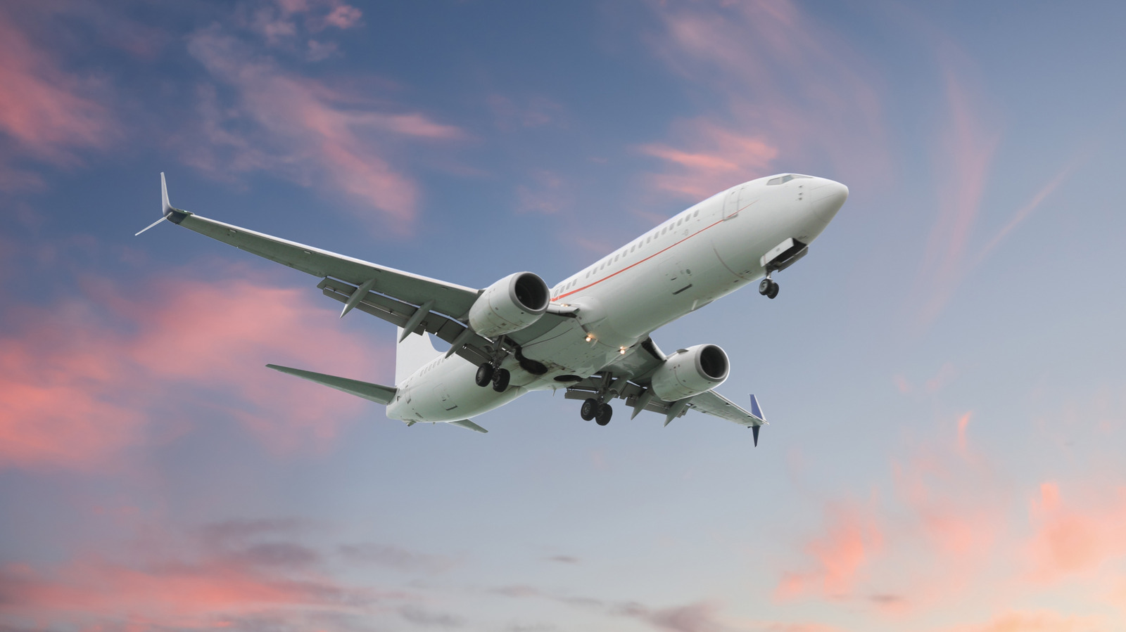 Крупнейшая американская авиакомпания отказывается от своей «бюджетной» репутации и дразнит местами в первом классе