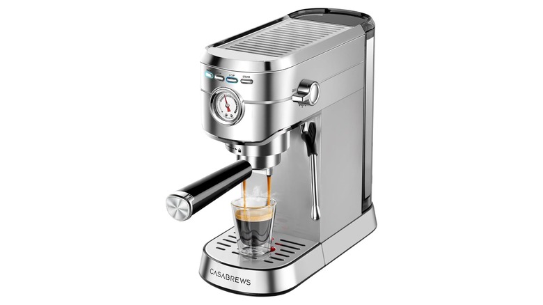 Фото эспрессо-машины из нержавеющей стали