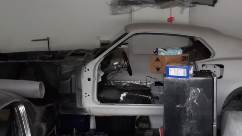 Mustang Mach 1 без деталей