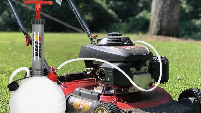 маслоэкстракционный насос с газонокосилкой