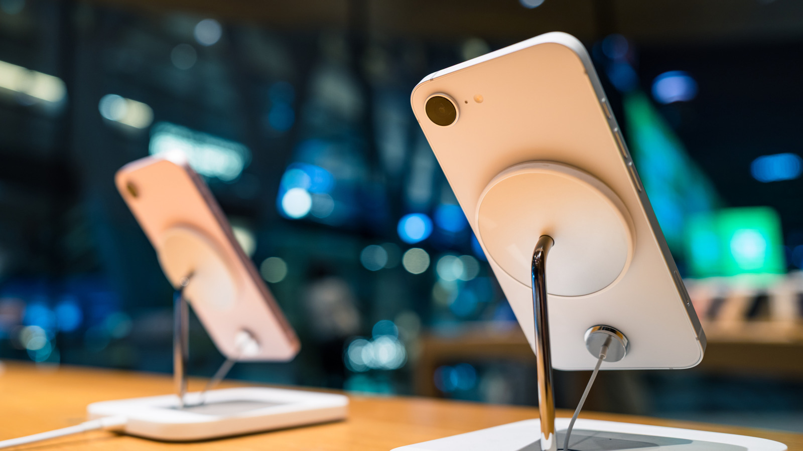 5 Android-телефонов, которые превосходят iPhone 17e по цене и характеристикам