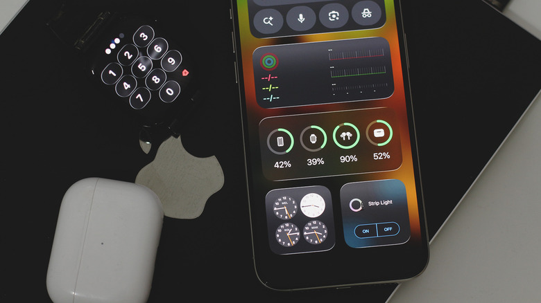Виджет батареи на iPhone с разными устройствами