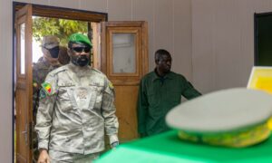 Туарегские сепаратисты и боевики, связанные с «Аль-Каидой», объединились, чтобы сеять хаос в Мали