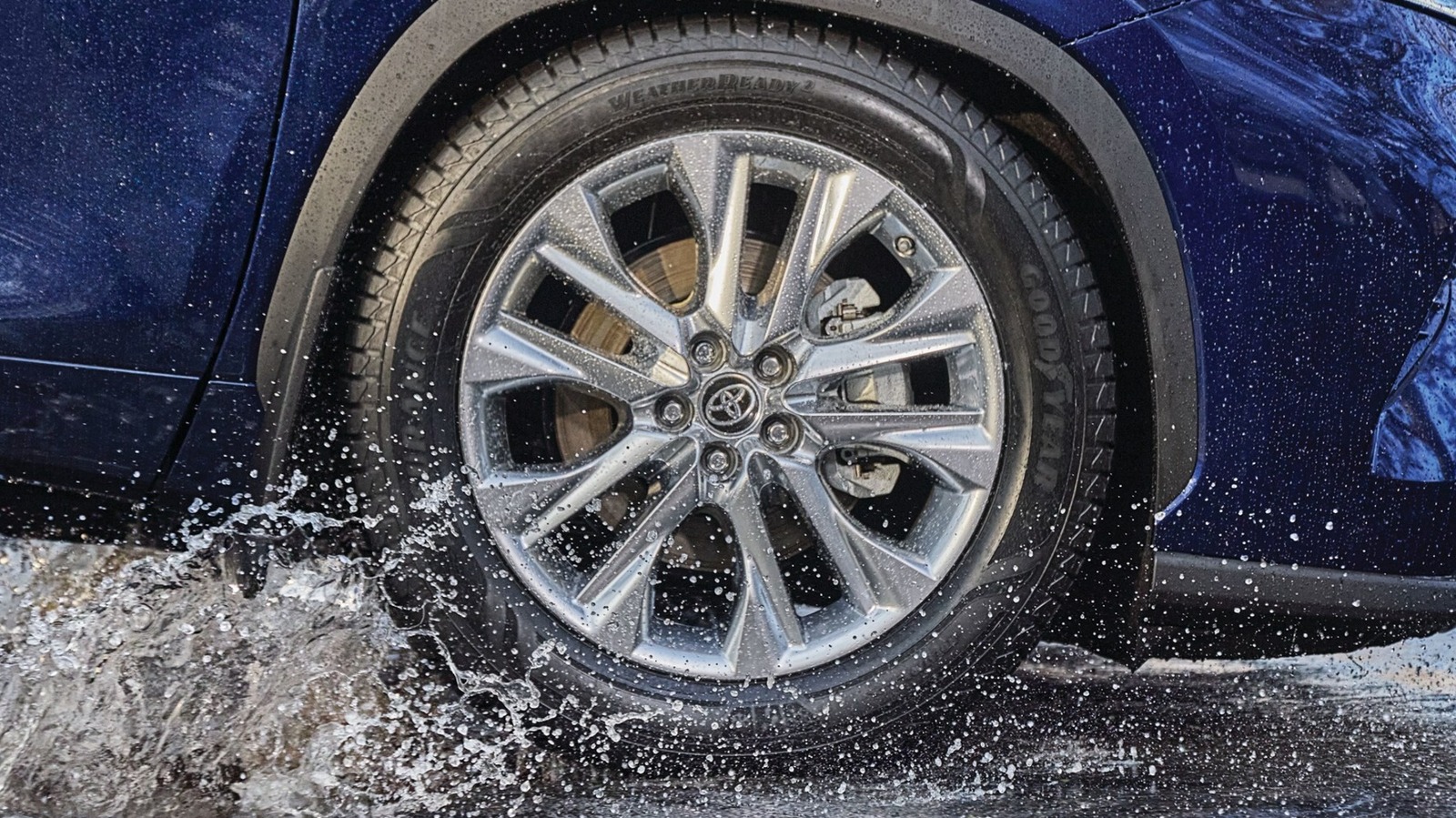 Michelin CrossClimate 2 и Goodyear WeatherReady 2: как сравнить две шины?
