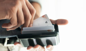 Кошельки с RFID-блокировкой все еще нужны или полезны в 2026 году?
