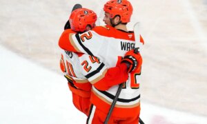 Получите до 1 000 долларов США в жетонах без пота на игру Golden Knights vs. Ducks