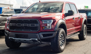 Ford F-150 или GMC Sierra 1500: какой грузовик обесценивается быстрее?