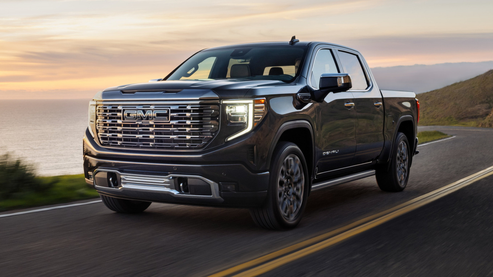 GMC Sierra против Chevrolet Silverado: какой грузовик обесценивается быстрее?