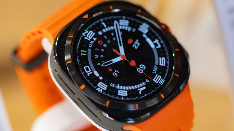Galaxy Watch Ultra крупным планом