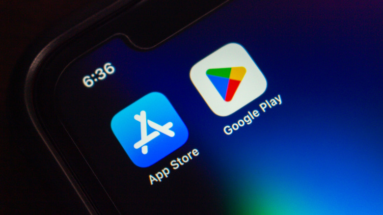 App Store и Pay Store на экране телефона