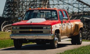 Не Ford, не Dodge: этот автопроизводитель построил первый двойной грузовик