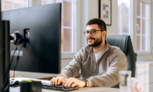 Почему 27-дюймовый монитор может быть не лучшим размером для домашнего офиса