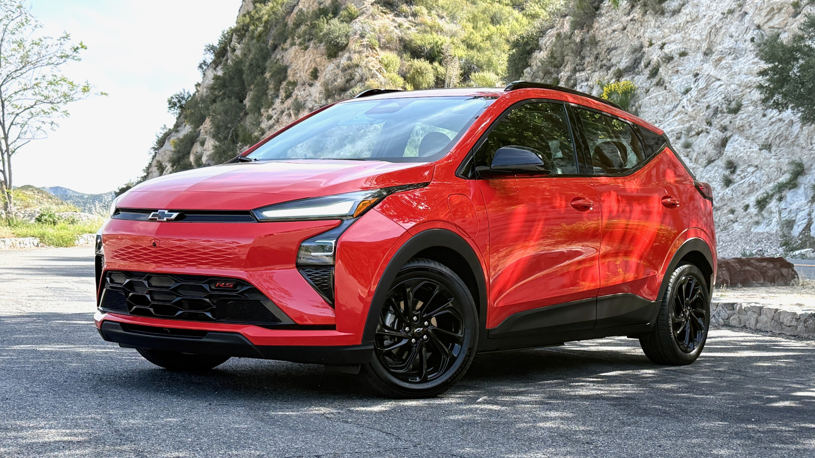 Я знал, что Chevrolet Bolt 2027 года будет дешевым, но не ожидал, что он окажется таким веселым