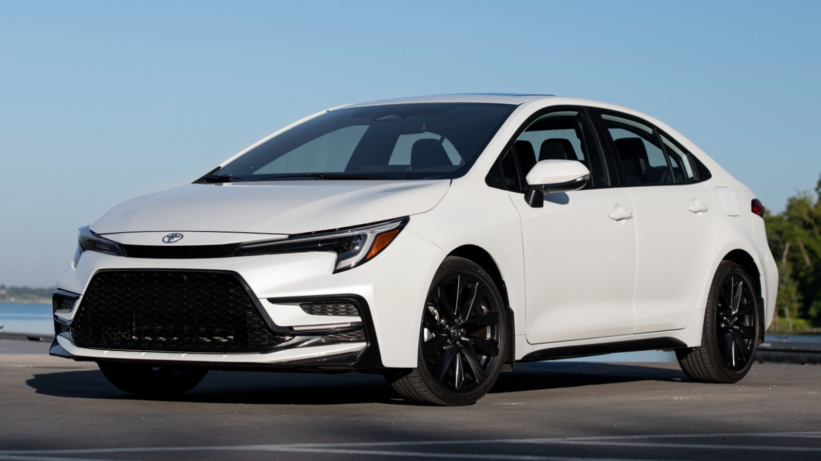 5 более дешевых альтернатив Toyota Corolla