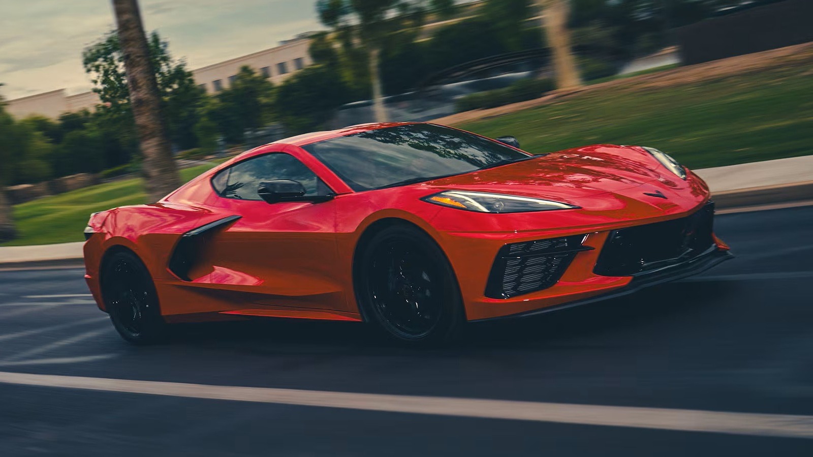 Быстрее и сильнее: вот что входит в комплектацию C8 Corvette Z51