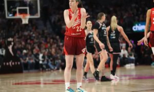 Кейтлин Кларк набрала шесть очков в разгромном поражении Fever от Fire.