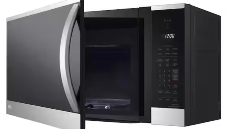LG MVEM1721F с открытой дверцей