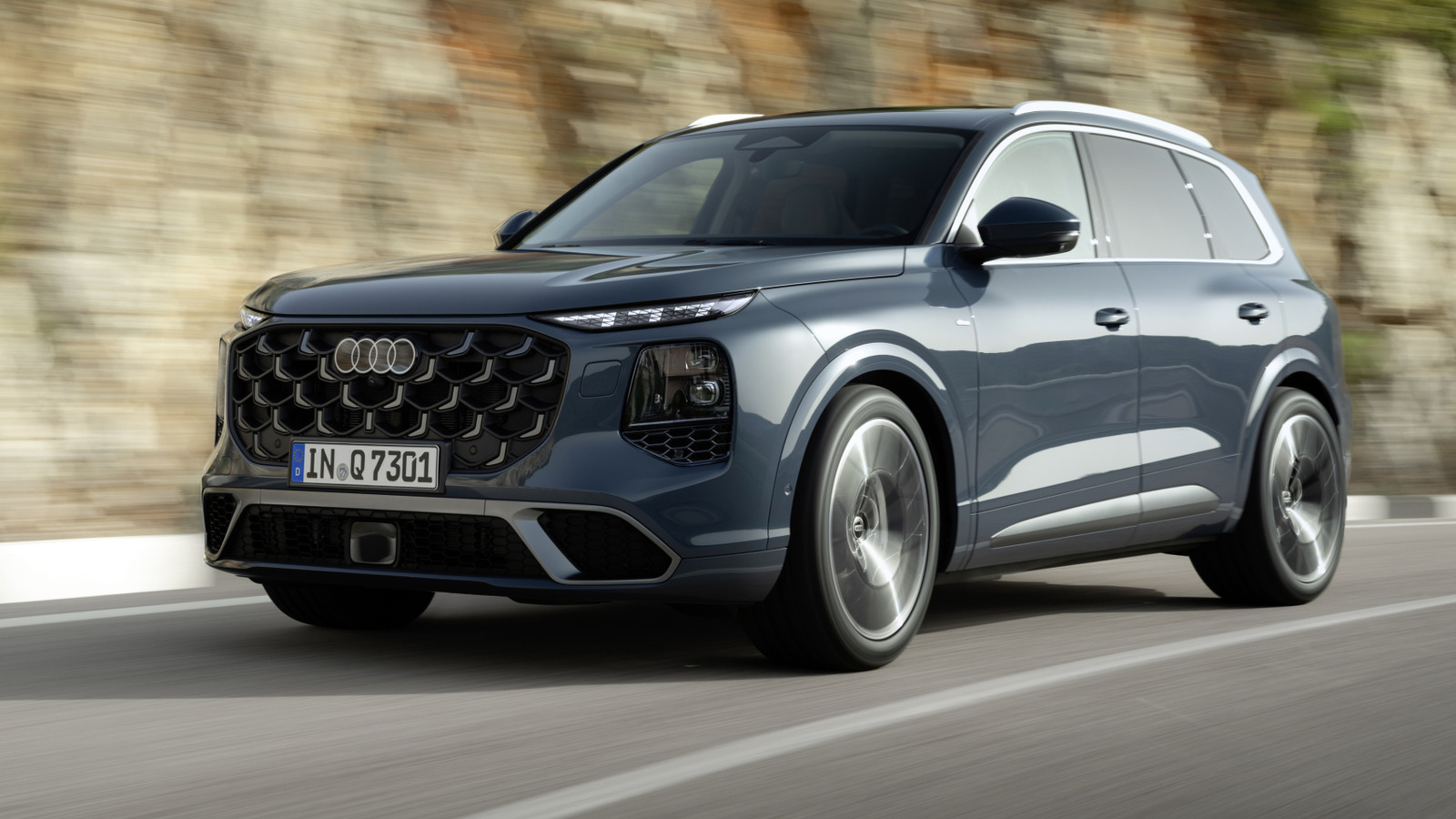 Строгий стиль Audi скрывает секретное оружие Q7 и SQ7 2027 года