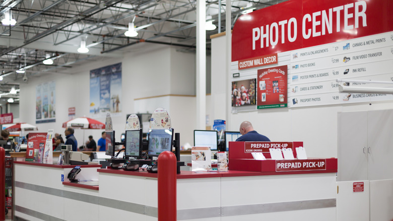 Фотоцентр на складе Costco
