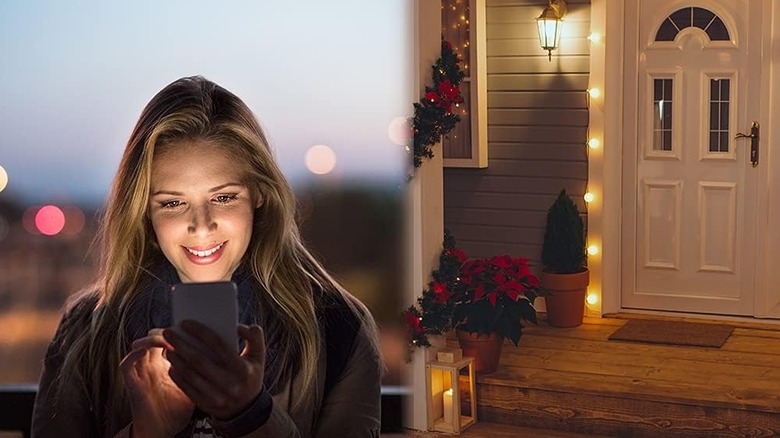 Женщина управляет наружным освещением с помощью приложения Kasa Smart Plug.