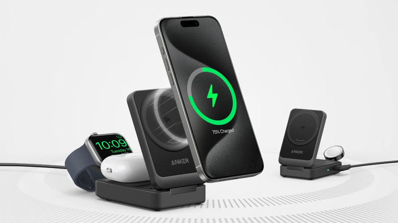 Устройства Apple заряжаются с помощью зарядной станции Anker MagGo 3-в-1