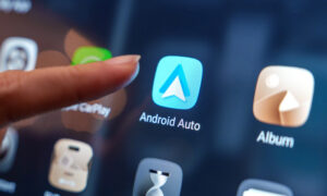 Google незаметно выпустил исправление проблем с отключением Android Auto