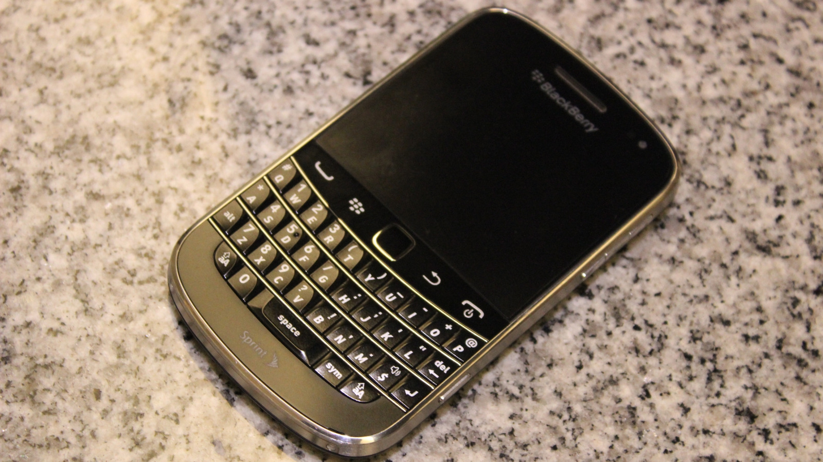 Скучаете по своему старому Blackberry? Эти 4 новых телефона — близкая альтернатива