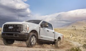 В линейке Ford Super Duty 2027 года появятся новые стандартные бензиновые и дизельные двигатели